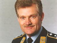 Col. Chassejpg.jpg - Colonel Gunther Chasse, Minister of Defence for Invincible Germany for the Global Country of World Peace presented Maharishi's Invincible Defence to military leaders, military-related persons, and scientists in South Korea.